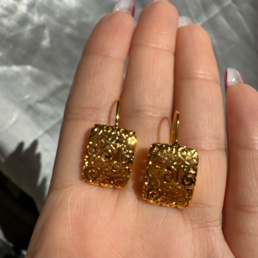 Gold Filigree Rectangle Earrings Lightweight Openwork Dangles Minimalist Jewelry - Picture 7 of 7
